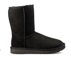 UGG Women's Short Winter Boots - Black worn once  Like New 7